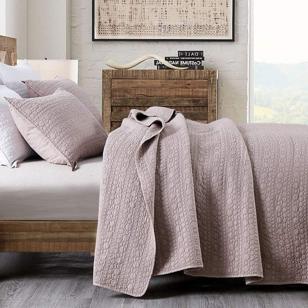 Light Blue Ruffled Quilt King Size, Stone-Washed Microfiber Lightweight Crinkled Farmhouse Rustic Shabby Chic Bedding Set, 3 Pieces Reversible Bedspread Coverlet with Pillow Shams for All Season