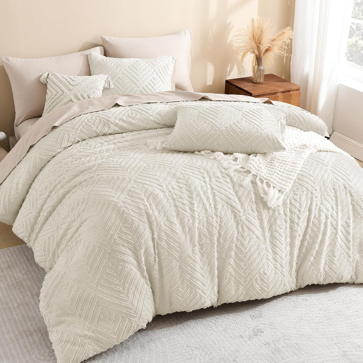 Litanika Grayish Pink Queen Comforter Set, 3 Pieces Tufted Boho Farmhouse Bedding Comforter Sets, Lightweight Fluffy Comforter Bed Set for All Season (90x90In Comforter and 2 Pillowcases)