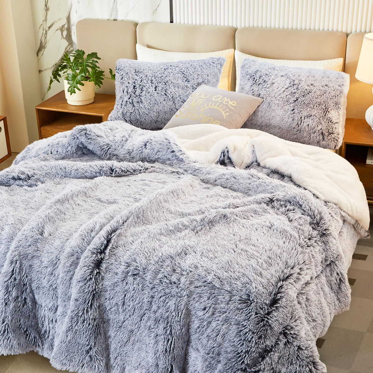 Luxury Faux Fur Shaggy Fluffy Comforter Set Full/Queen Size Mixed Pink and White Long Hair, 3 Pieces Plush Flannel Sherpa Backing Reversible Soft Microfiber Bedding Set Super Warm for Winter